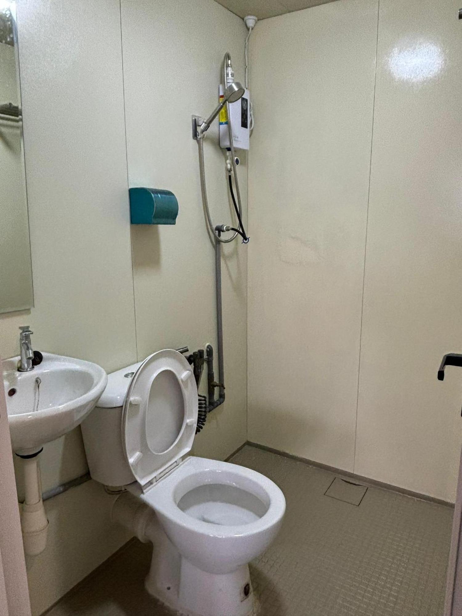 Kampong Patagas 5 Minutes Airport Lodge מראה חיצוני תמונה